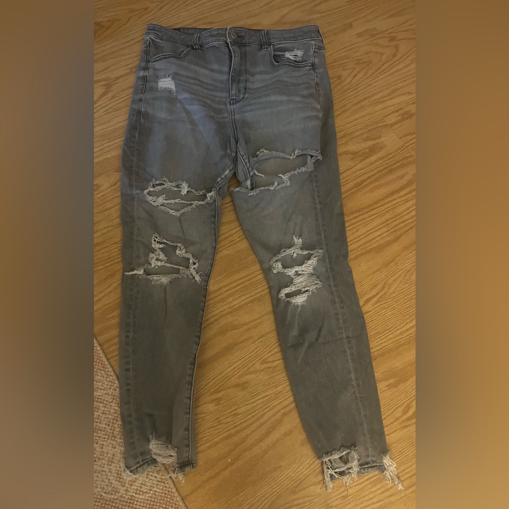 Grey american eagle ripped super hi-rise jegging